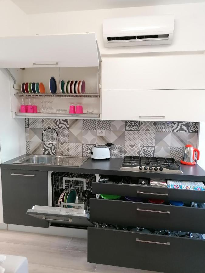 Retroscena Apartment In Centro Чивитанова-Марке Экстерьер фото