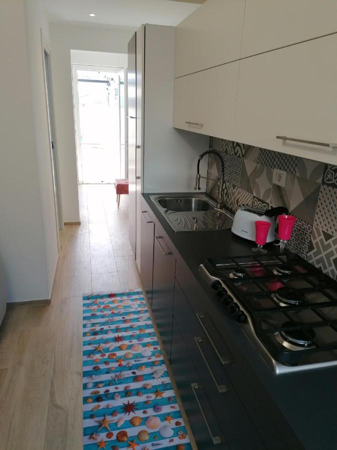 Retroscena Apartment In Centro Чивитанова-Марке Экстерьер фото