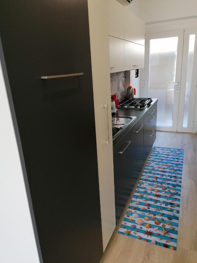 Retroscena Apartment In Centro Чивитанова-Марке Экстерьер фото