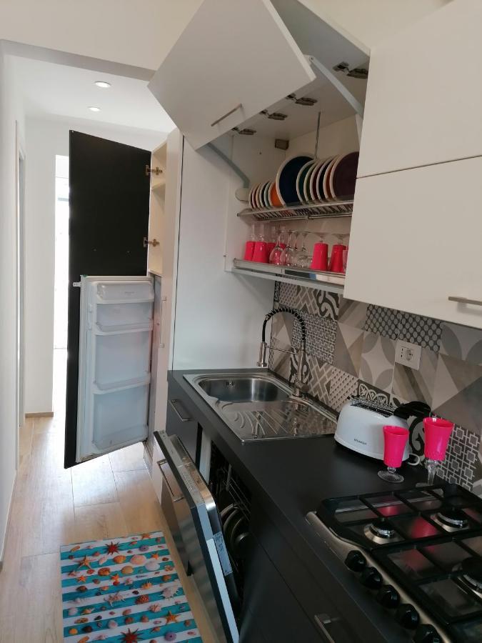 Retroscena Apartment In Centro Чивитанова-Марке Экстерьер фото